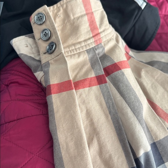 Burberry - Picture 7 of 7